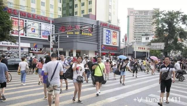 广州服装工厂批货源在什么地方,女装批发货源哪里便宜,广州服装工厂批货源